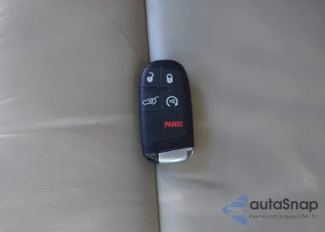 2015 Jeep Grand Cherokee Limited z USA, uszkodzony, nr VIN 1C4RJFBG3FC821571